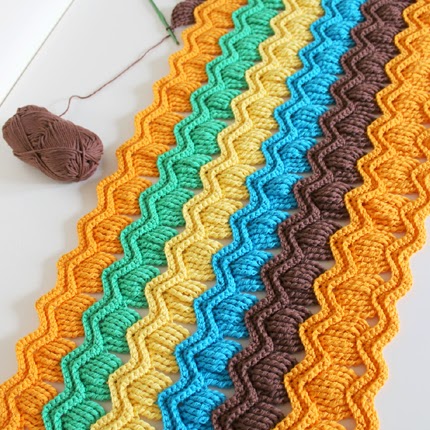 Crochet vintage fan ripple blanket