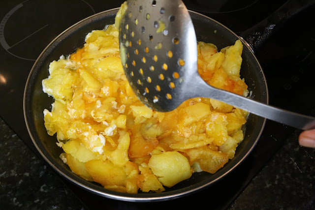 Patatas revueltas con huevo