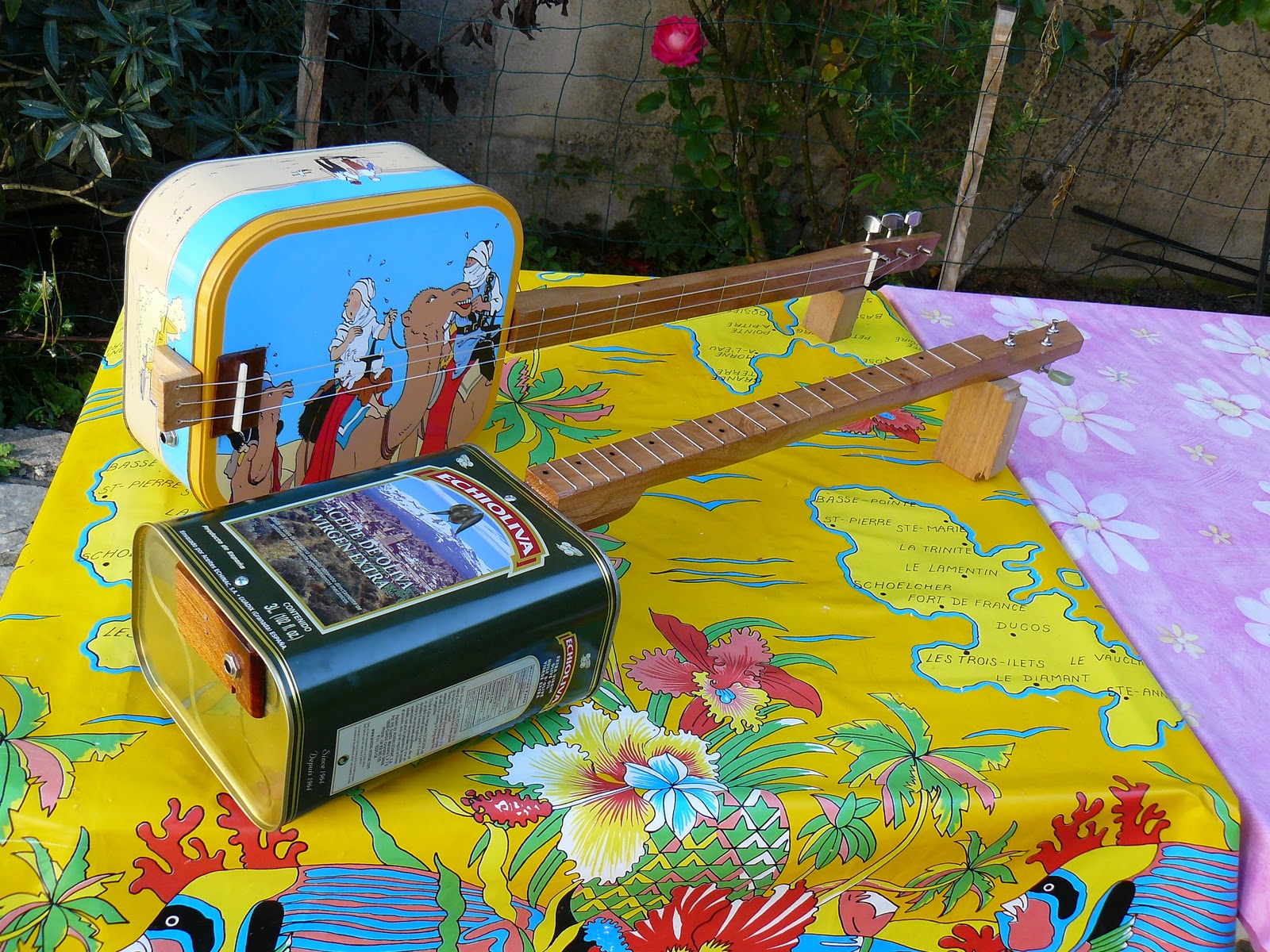 "Marcelus CBG " Marcelus Wallace Marcus Cigar Box Guitar. Bidon D