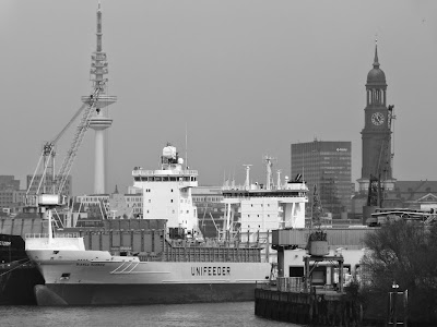 Hamburg in grau Hamburg Fotos kostenlos, Kostenlose Bilder von hamburg, Hamburg Hafen grau und schwarz weiss