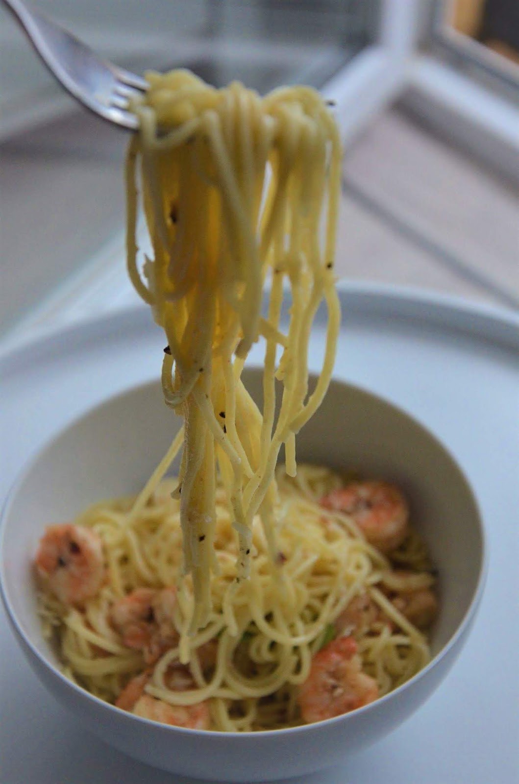 PASTA Z KREWETKAMI W MAŚLANOPARMEZANOWOCYTRYNOWYM SOSIE Słodko mi