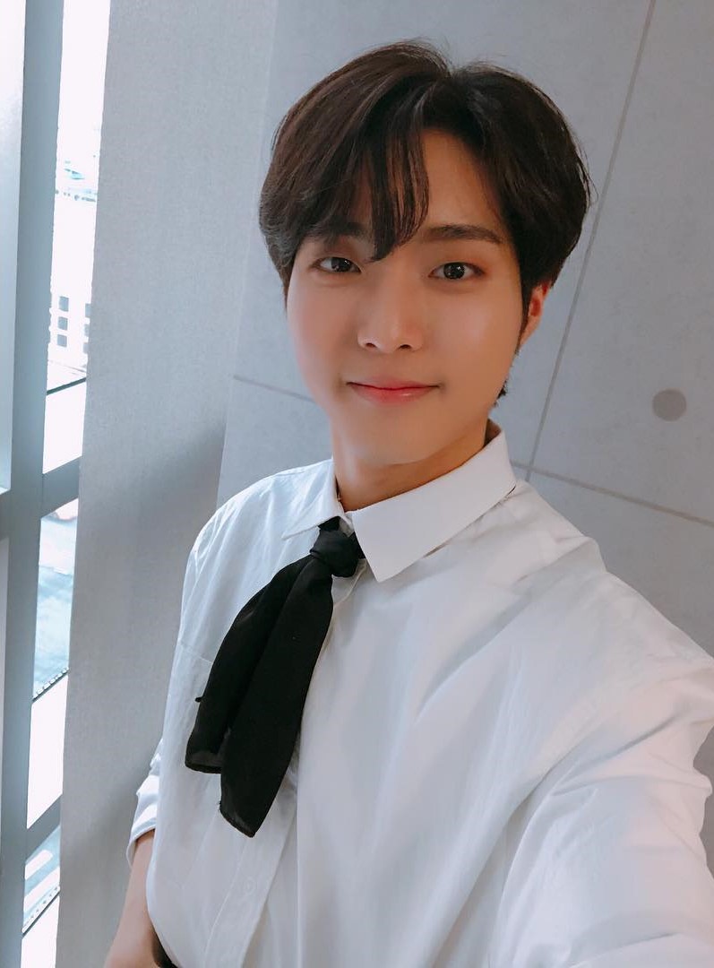 멤버중 셀카 많이 찍는다는 세븐어클락 앤디 셀카모음 | 인스티즈