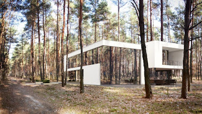 Lustrzany dom w Izabelinie