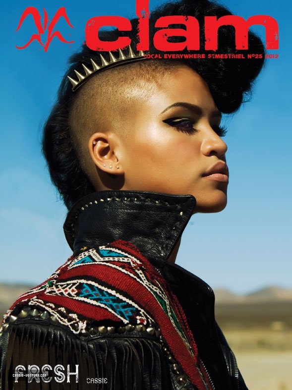 Cassie op de cover Clam