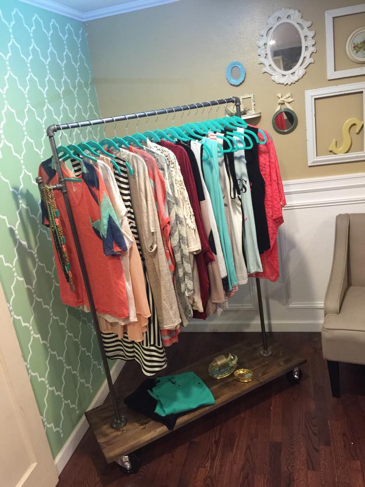 One Thrifty Chick DIY Clothing Rack { 30 minute project }