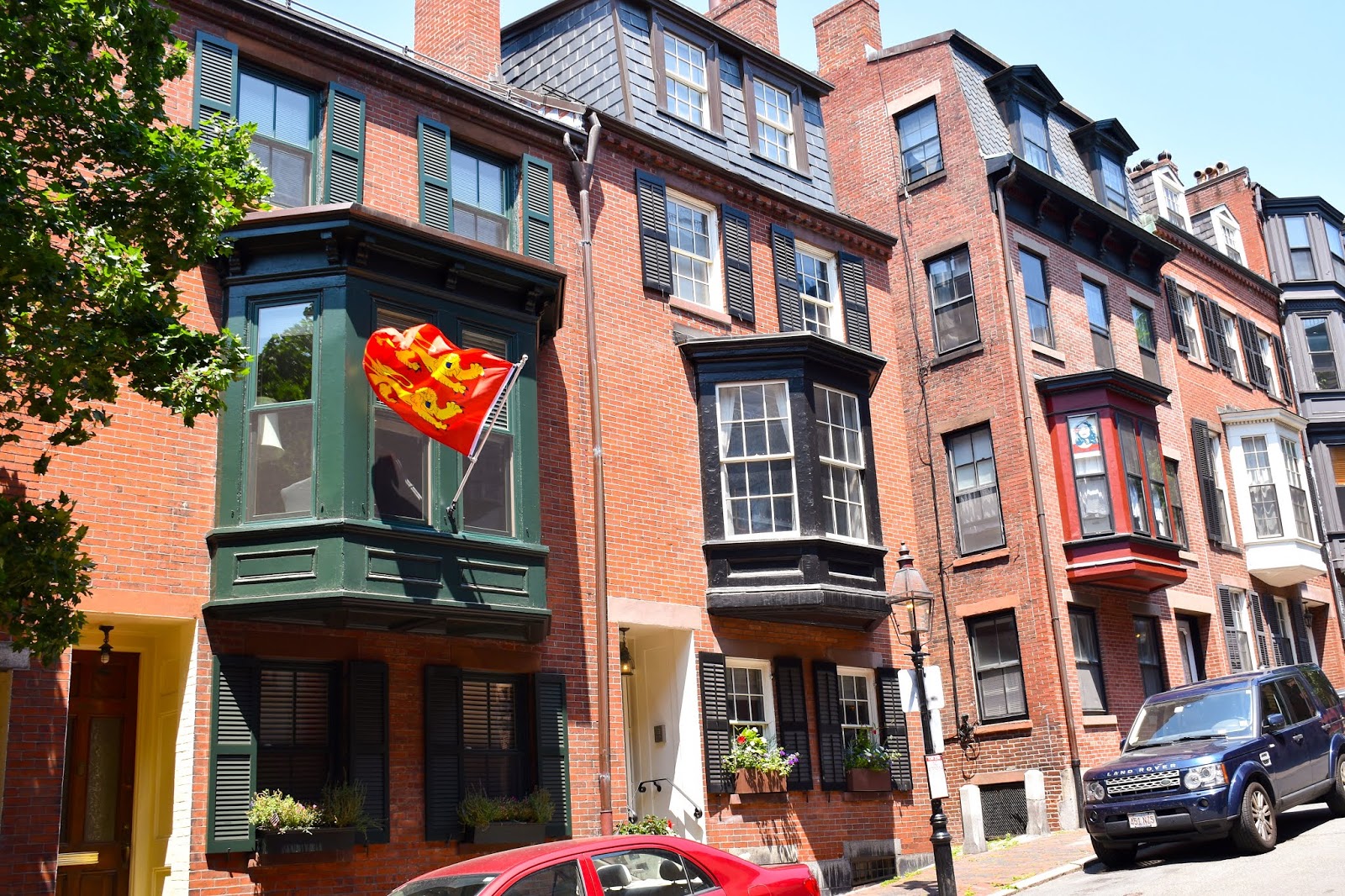 Beacon Hill in Boston - A neighborhood for every season