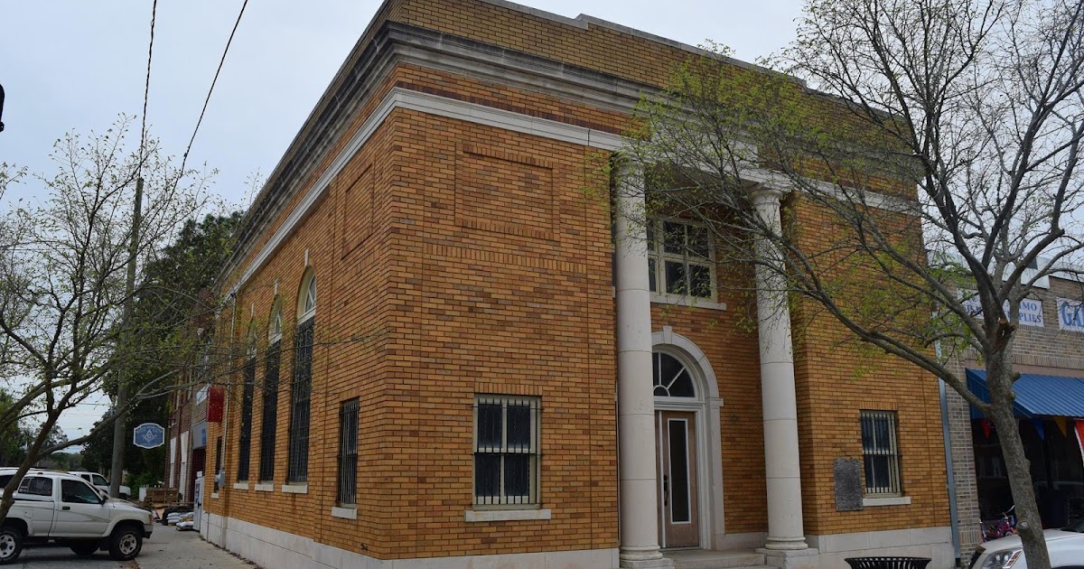 Citizen's Bank Building in Folkston