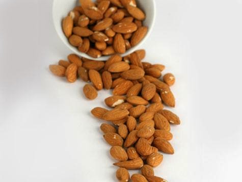 perawatan rambut alami natural kacang almond