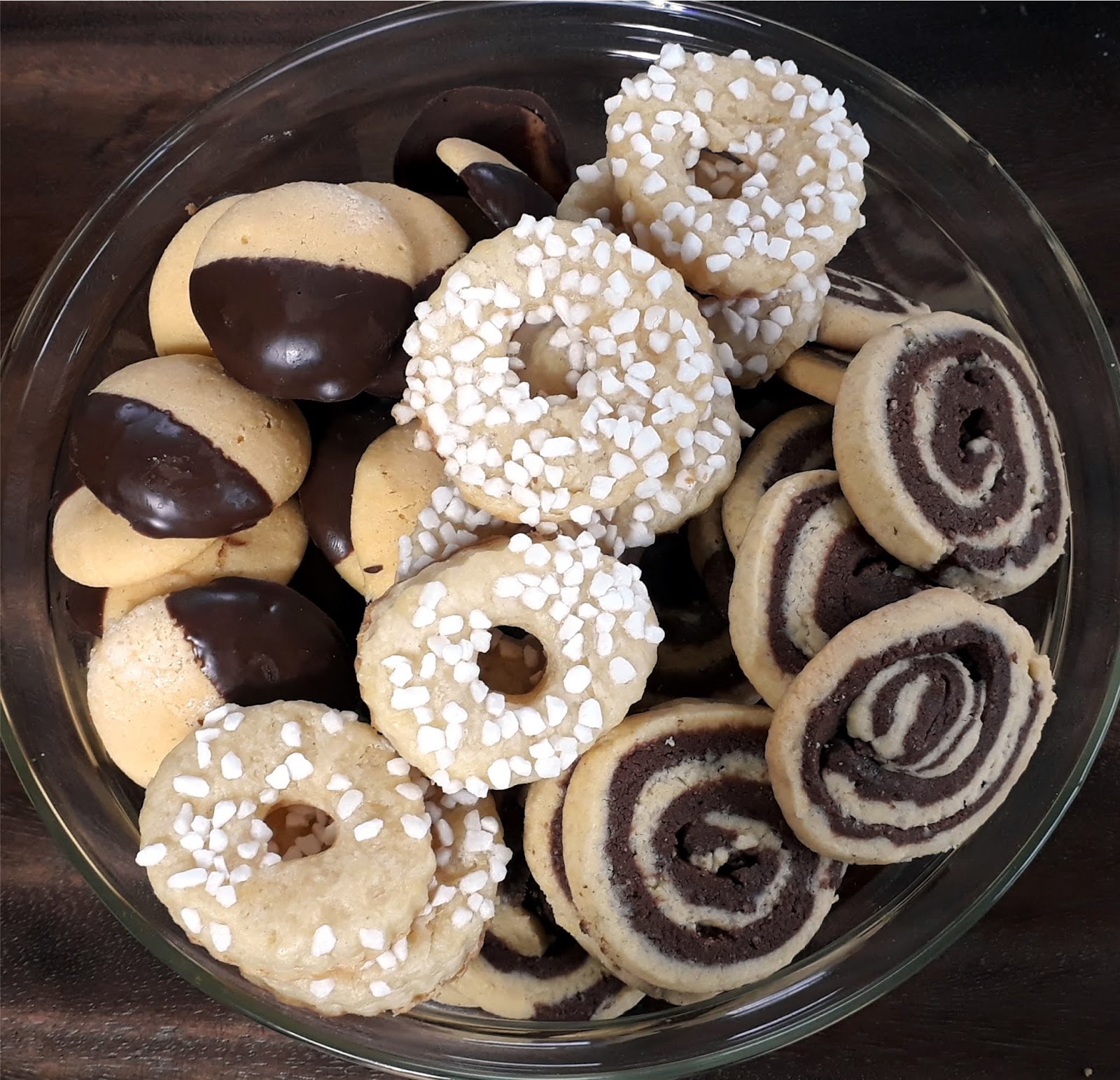 Schwarz-weiß Kekse (25 Stück) - gutes Rezept für die Eigelbverwertung ...