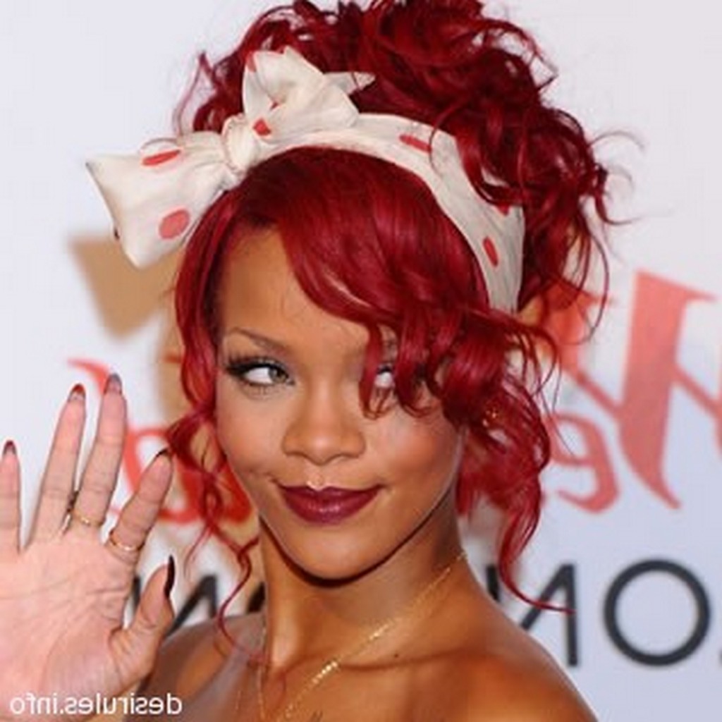 http://4.bp.blogspot.com/-RKhTvToGR8w/T5MQEDei9oI/AAAAAAAAAwk/lxf36e9a-5o/s1600/Rihanna-2012-New-Nail-Arts-8.jpg