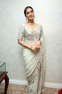 Actress Regina Cassandra Stills At Kalasha Jewels Signature Bridal Lounge Launch Actress Regina Cassandra Stills At Kalasha Jewels Signature Bridal Lounge Launch