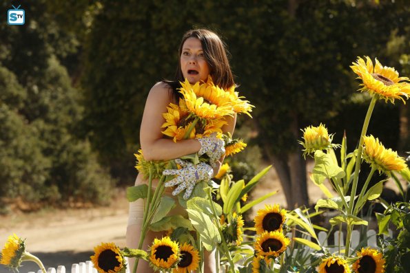 The Good Place Mindy St Claire And Michael S Gambit Season Finale Review What The Fork Is A Chidi