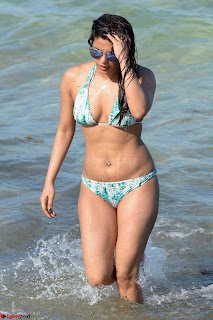 Priyanka Chopra on beach in White and green Bikini Enjoying Miami Day 5 ~  Exclusive 07