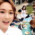Picnic time for Jessica Jung and her friends!