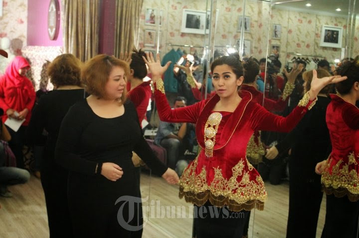 gaun pengantin barbie hijab 