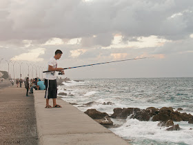 Pêcheur sur le Malecon