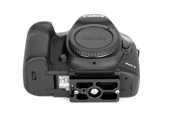 Sunwayfoto PC-5DIII plate on Canon 5D Mk III base