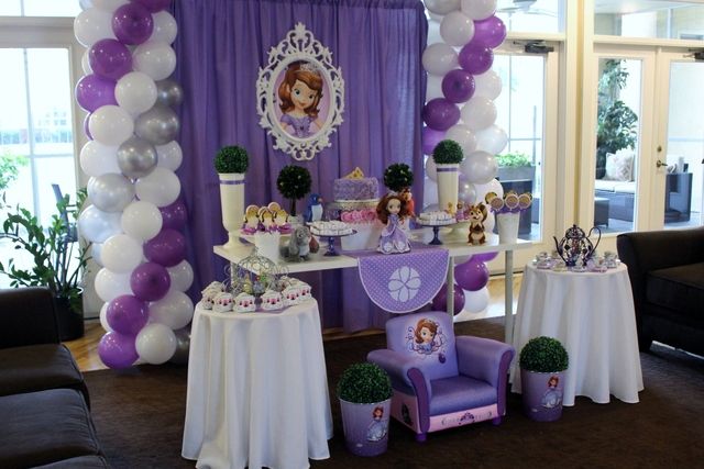 Decoraciones de Fiestas Infantiles, Piñatas y Centros de