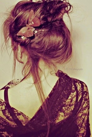 Curly Bouffant Hair Style}