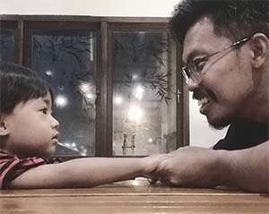 Stephanus Tjieproet dan Anaknya Stephanus Tjieproet dan Anaknya
