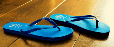 sandal untuk mandi
