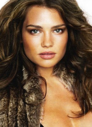 Go Magazines: Tara Lynn Model