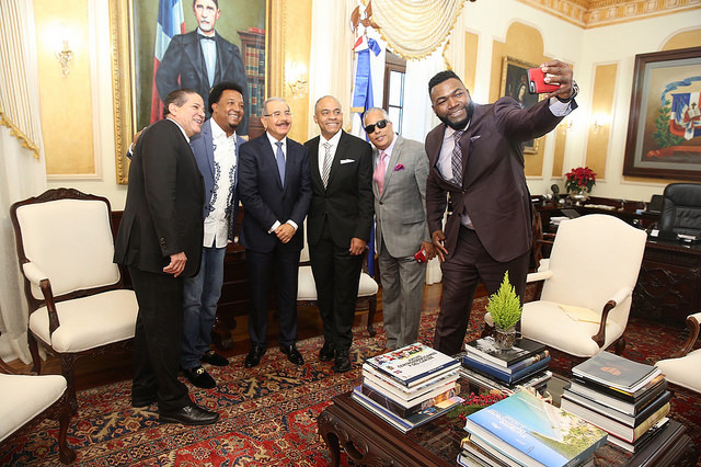 Danilo Medina juramenta a David Ortiz como embajador Buena Voluntad Danilo Medina juramenta a David Ortiz como embajador Buena Voluntad