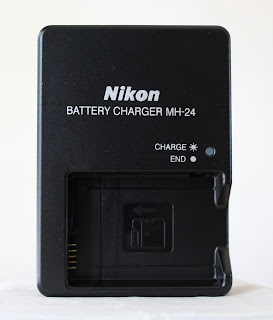 Charger Nikon MH-24 ( Baru )