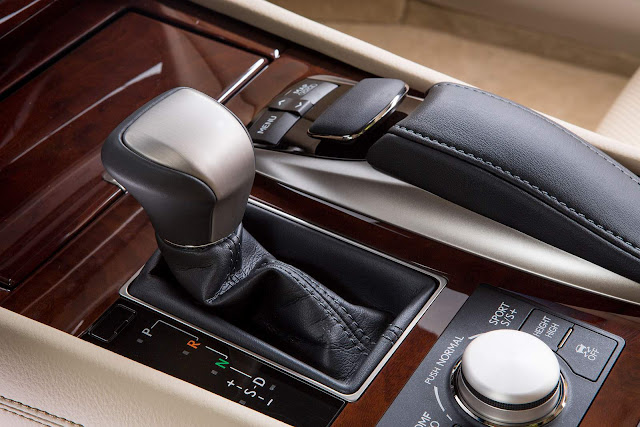 Lexus LS 460 2013 - interior