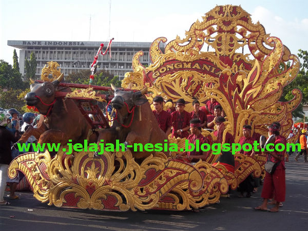 hiasan mobil karnaval sederhana