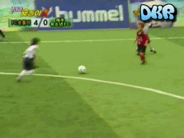 꼬꼬마 시절부터 남달랐던 슛돌이 시절 이강인.gif