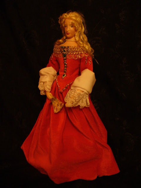 Las reinas de las muñecas La corte de Versalles. Nuevo centro de la