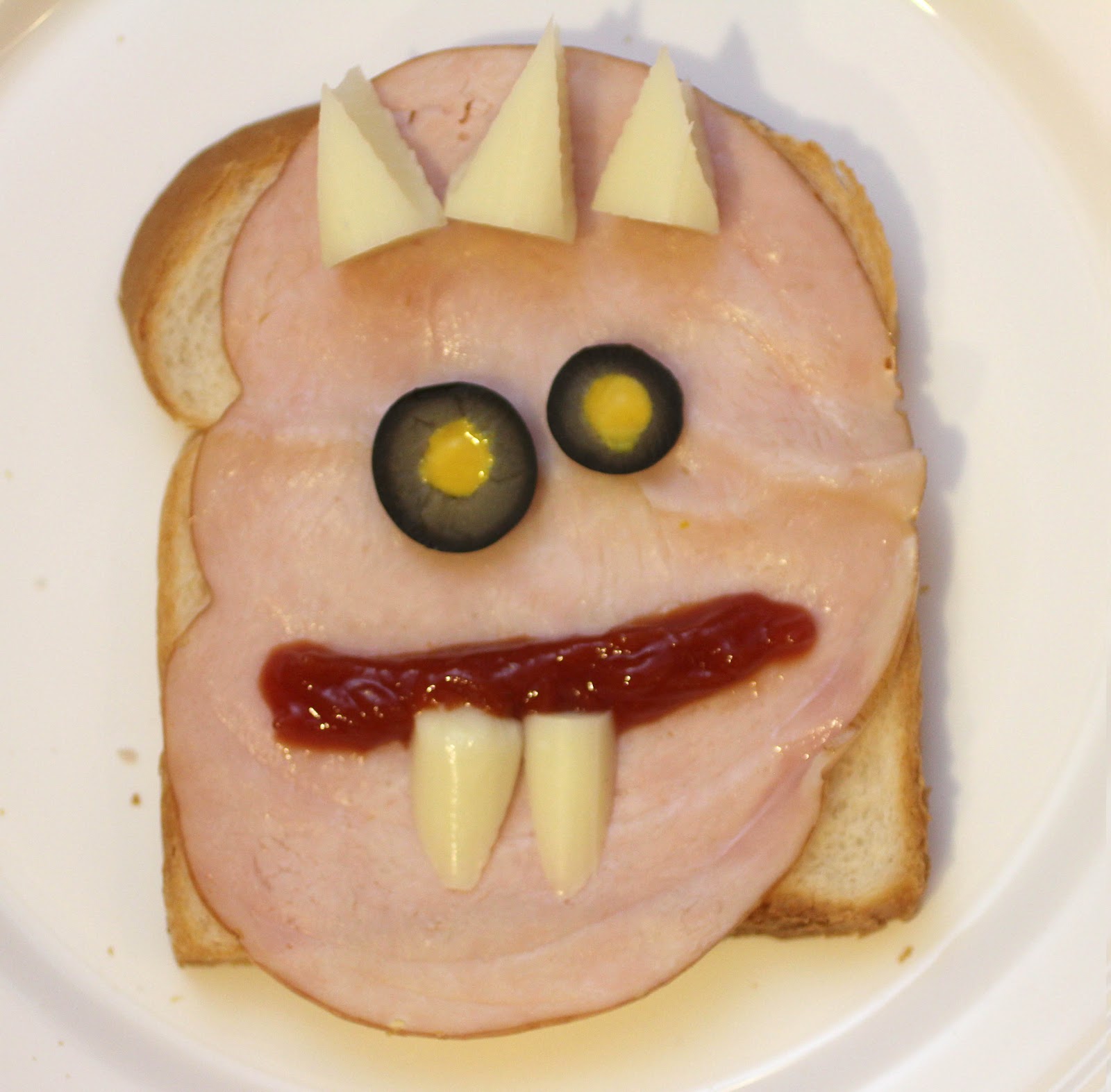 Monster and Mummy Sandwiches - Repeat Crafter Me