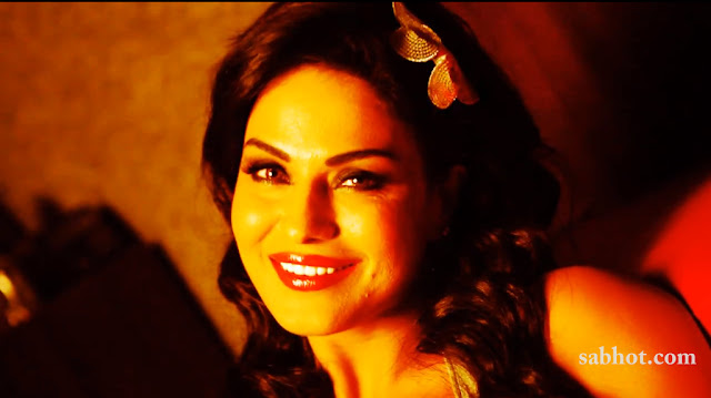 Veena Malik hot latest photoshoot in Bra for Zindagi 50 50