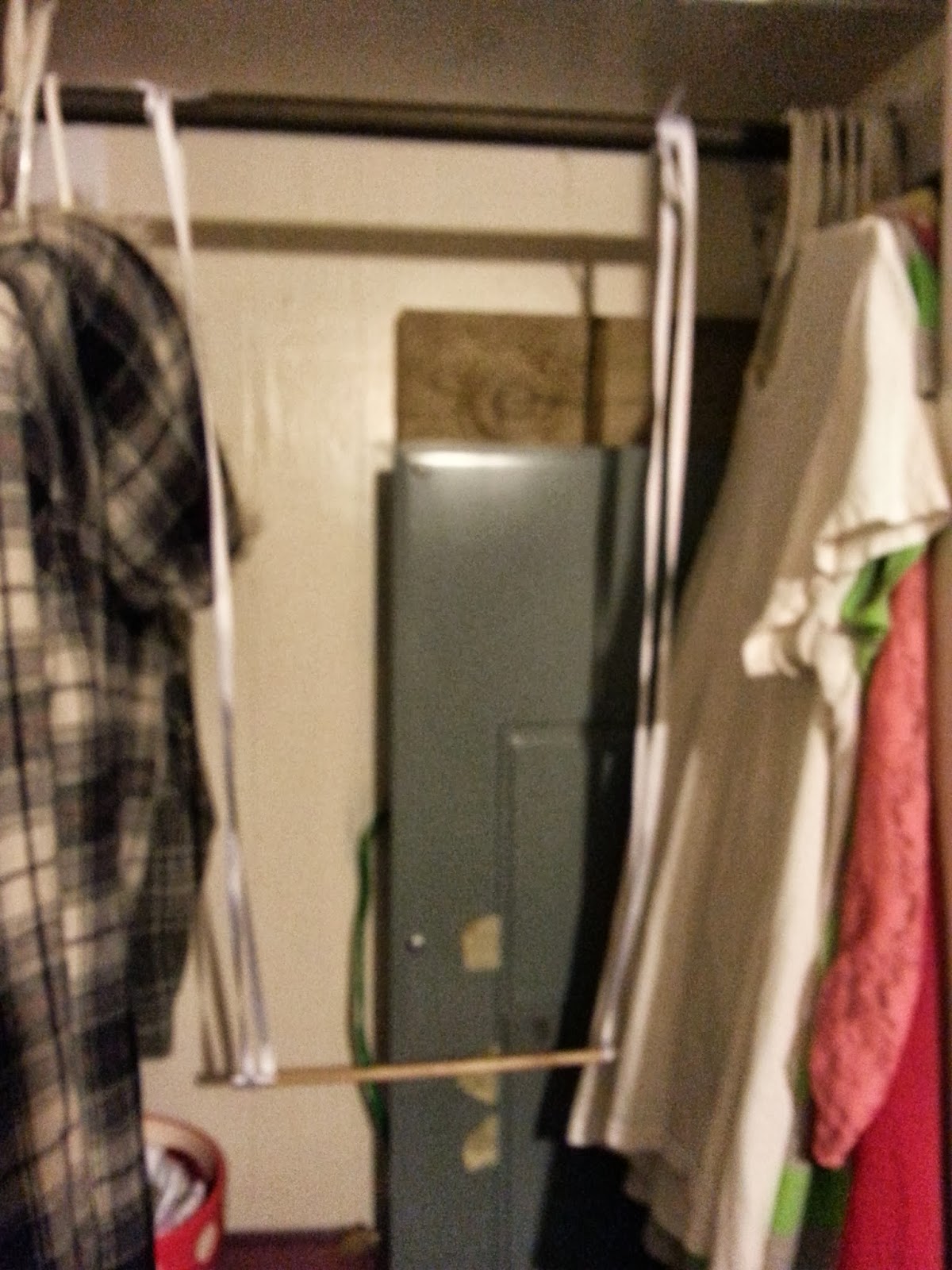 DIY Mommy: Cheap DIY Closet Doubler AKA Clothes Rod