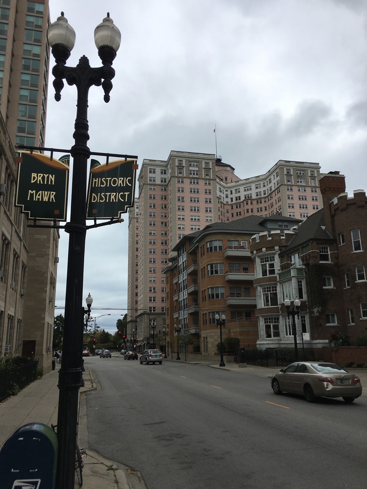 The Chicago Real Estate Local Buyers eye iconic Edgewater Beach Apartments