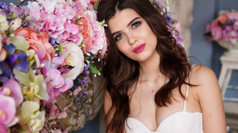 Beautiful Girl Portrait. Fashion and Make-up