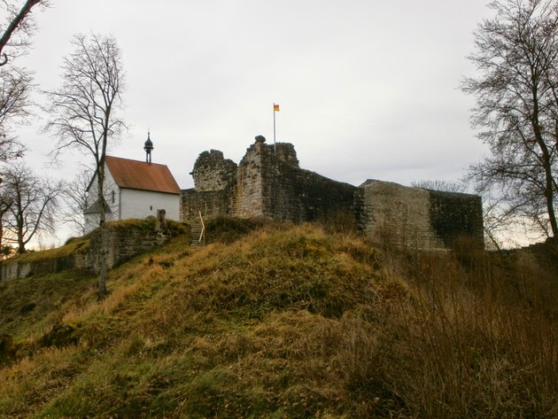 Die Schwäbische Alb und ihre Natur: Burgruine Veringen mit