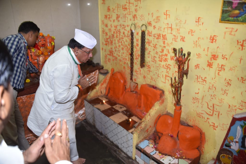 जनसम्पर्क मंत्री पीसी शर्मा ने मीडिया प्रतिनिधियो से चर्चा कर शासन की योजनाओ के बारे बताया