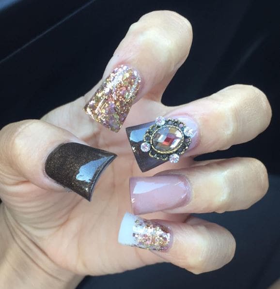 Duck Feet Nails Are A Bold And Unexpected Nail Shape