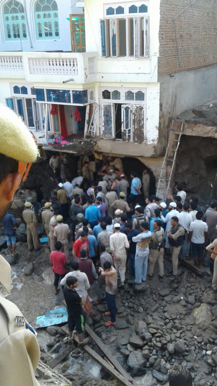 cloudburst hits doda kishtwar minor