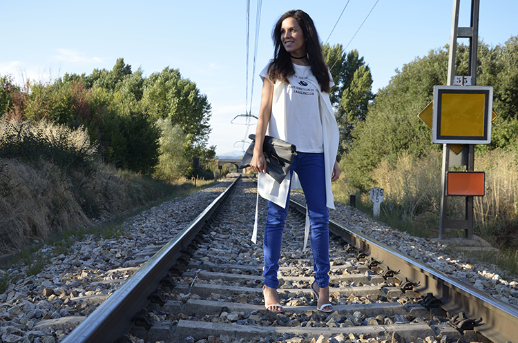 maxi-chaleco-azul-klein-jeans-choker-blogger-look-summer