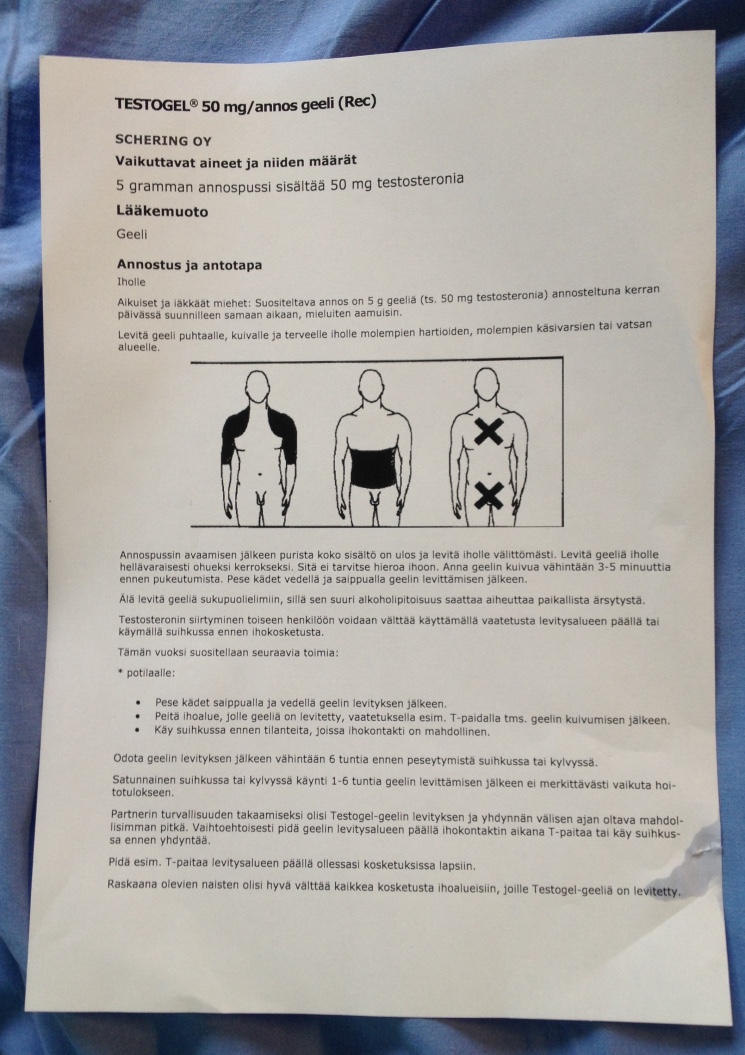 vaimo rakastaa Iso musta kukko