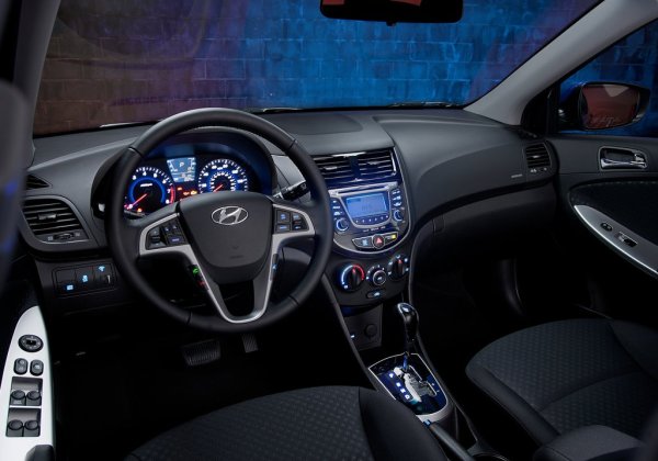 Hyundai accent зеркало