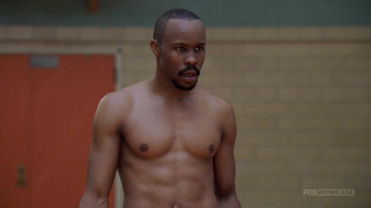 ausCAPS Wood Harris shirtless in The Wire 104 "Old Cases"
