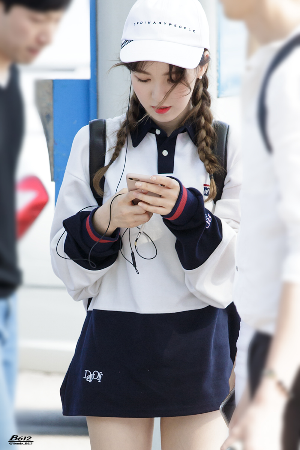 레드벨벳 웬디 사복에서의 찰떡 같은 모자 스타일링 모음.jpg | 인스티즈