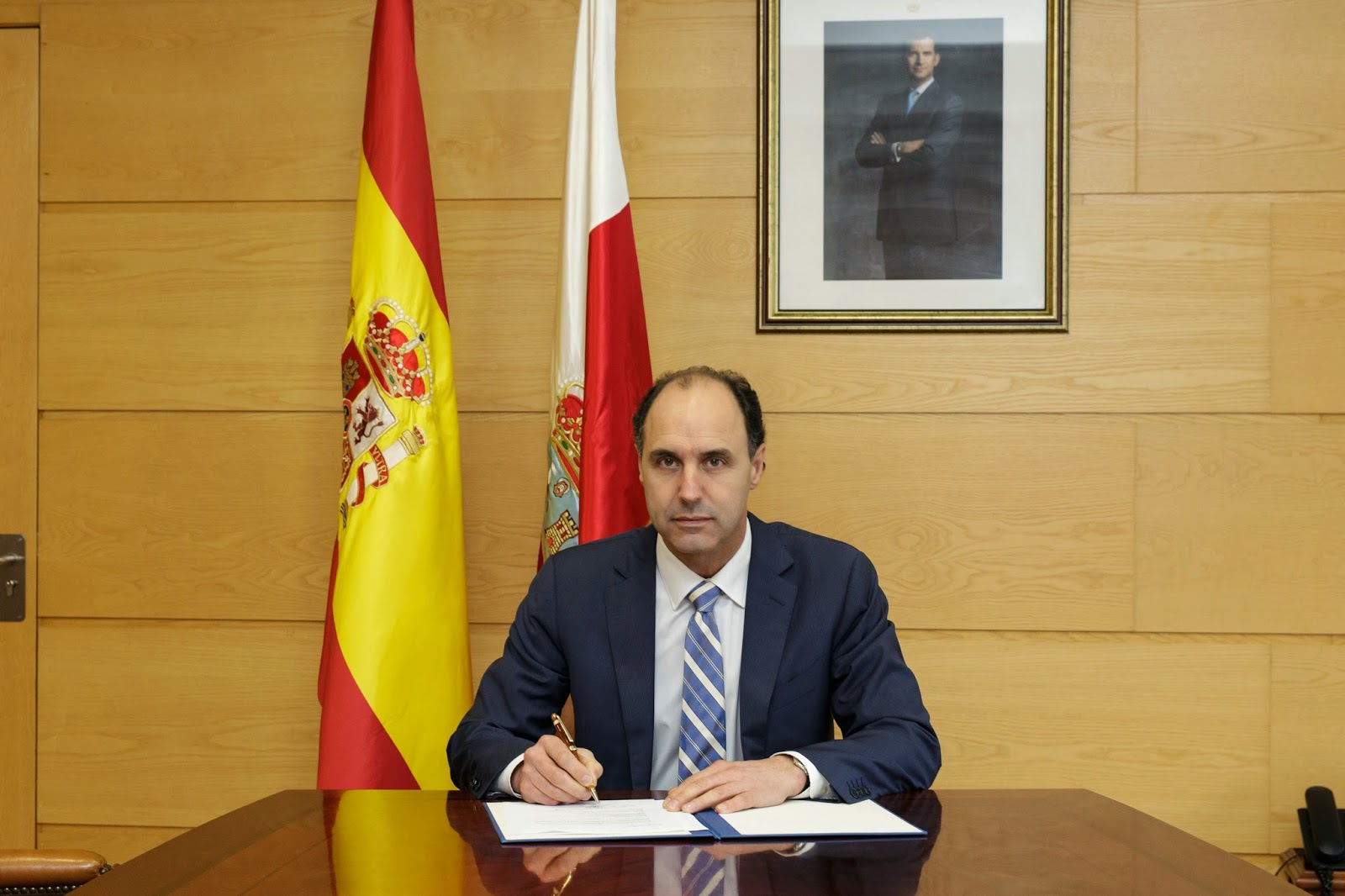 Torrelavega, cruce de caminos Santander Ignacio Diego firma el