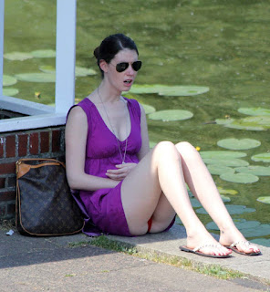 Swinging in norfolk De famosas mujeres upskirt