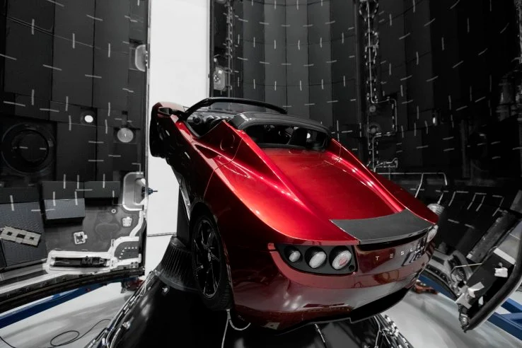 Roadster da Tesla antes do suposto lançamento