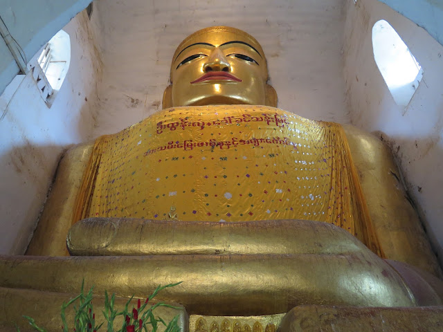 Buda en el interior de Manuha Paya